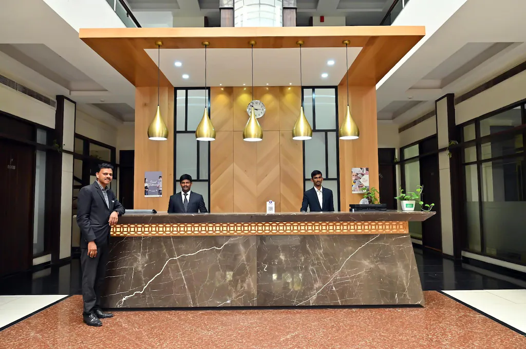 hotel jobs in kakinada